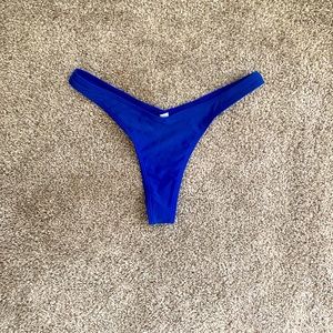 Thong bikini bottoms